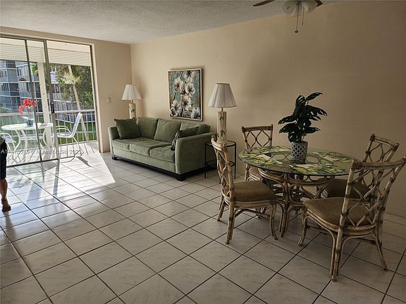 3rd image of 2855 Leonard Dr APT H212