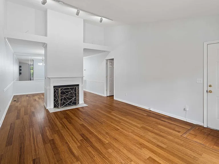135 Pepper Ridge Cir — Photo 11