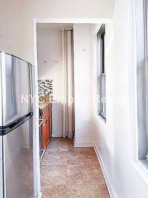 4th image of 301 E 38th St APT 3B