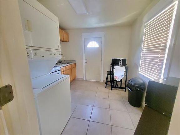 3rd image of 5737 Cameron Blvd