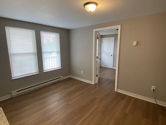 5th image of 285 Concord St