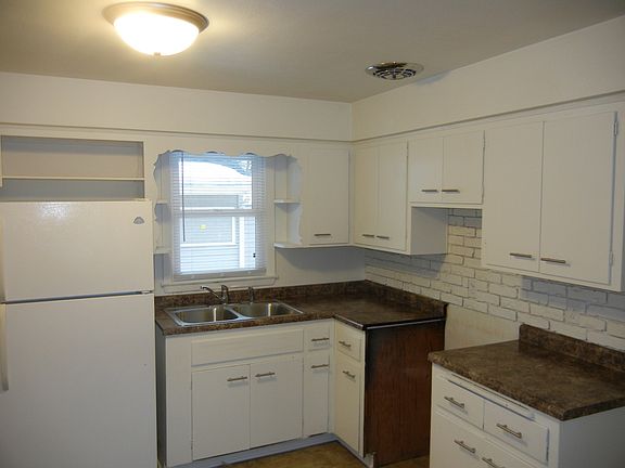 2nd image of 1326 Barton Blvd