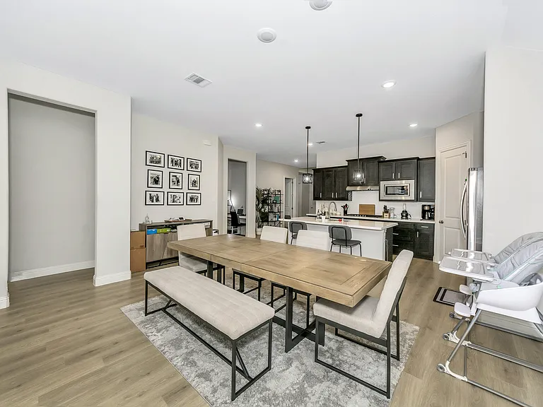 2124 Bailey St — Photo 10