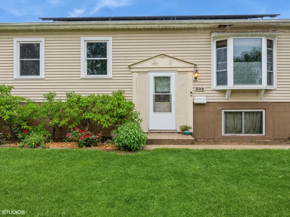 209 Nippert Ave, Romeoville, IL 60446