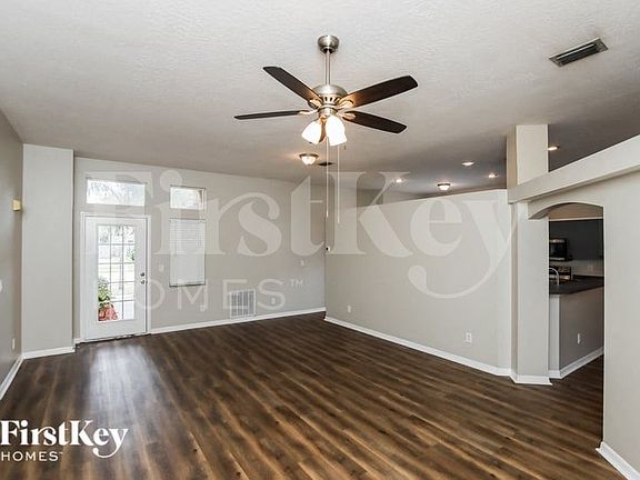 4th image of 224 Crystal Lake Rd