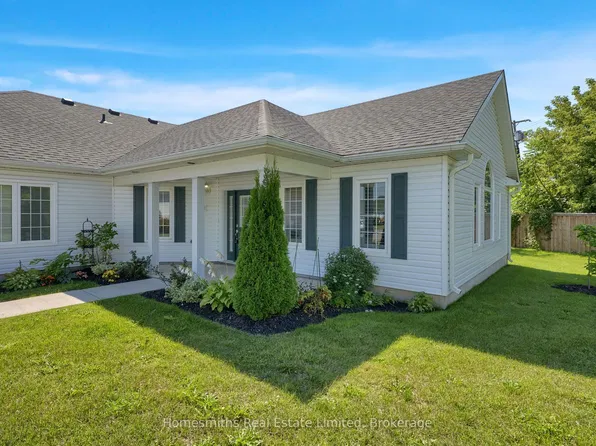 300 Croft St #404, Pt Hope, ON L1A 0E1
