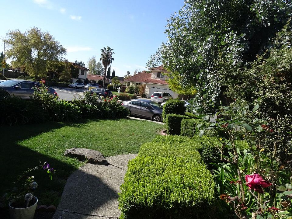 1st image of 1026 N Hillview Dr