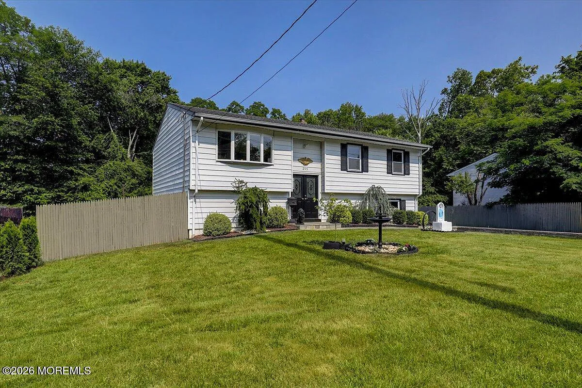 4 bed, $4,800 — Photo 3
