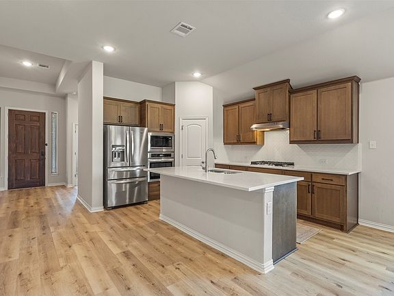 2nd image of 1072 Tara Ct