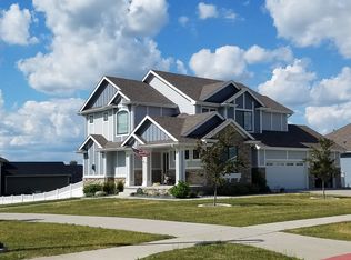 3685 Berkshire Pkwy, Clive, IA 50325