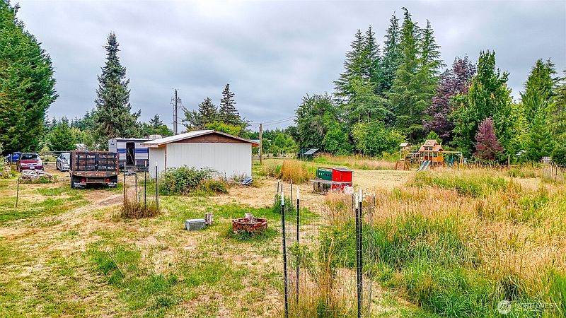 2nd image of 23 Garden Tracts Road