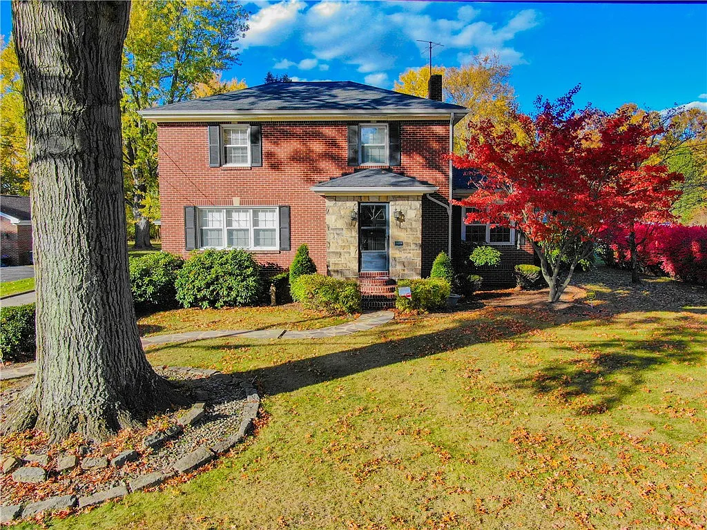 11 E Maitland Ln photo 1