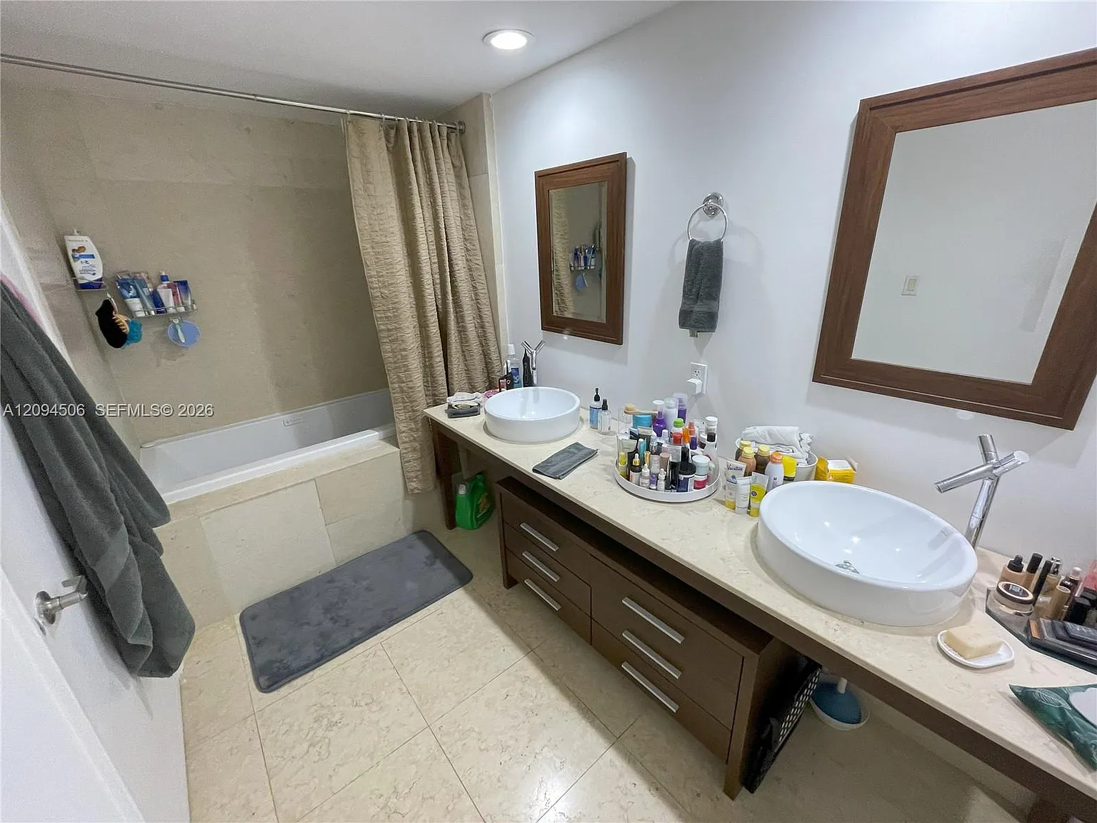 Iconbrickell Condo No 1 — Photo 3