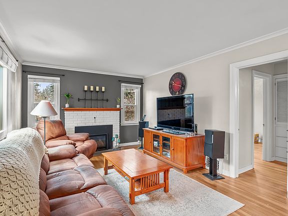 3rd image of 2606 W Courtland Ave