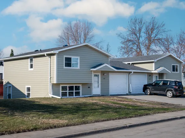 627 41st Ave S, Grand Forks, ND 58201