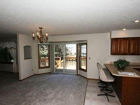3rd image of 47 Ravenwood Cir