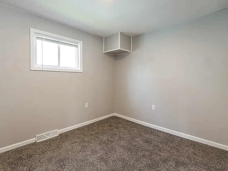 120 Pickford St — Photo 9