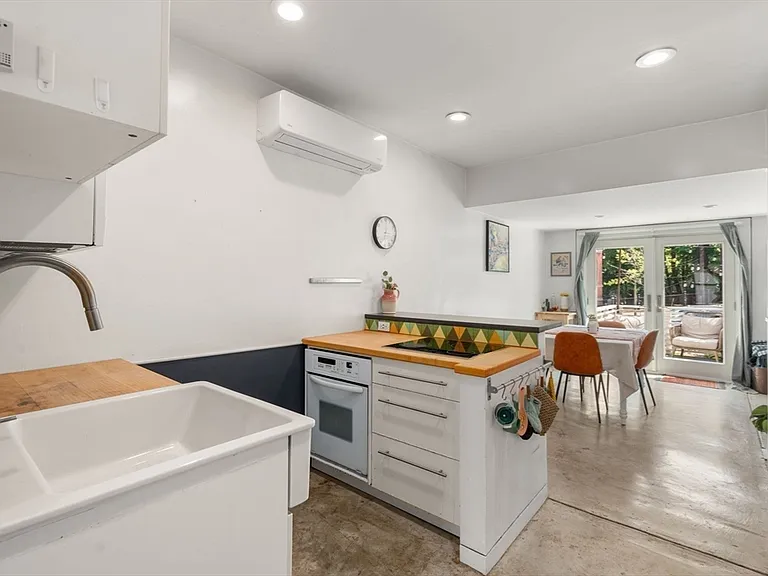 67 Dudley St #SF — Photo 8