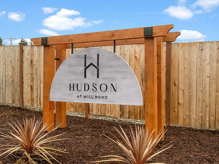 Hudson at Mill Pond — Photo 127