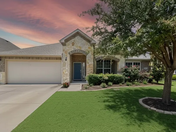 8005 Ponwar Dr, Fort Worth, TX 76131