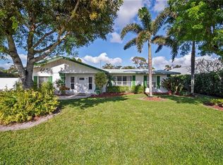665 93rd Ave N, Naples, FL 34108