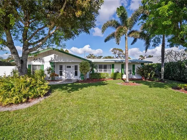 665 93rd AVE N, NAPLES, FL 34108