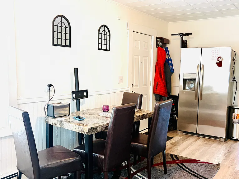 579 Bay St #2 — Photo 4