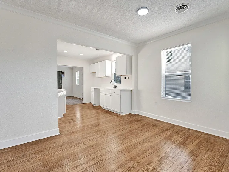 3780 Shirlwood Ave — Photo 9