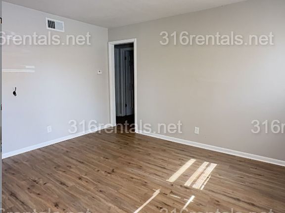 2nd image of 4400-4402 S Dodge Ave