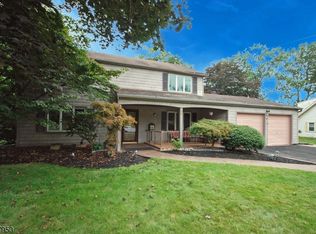 25 Hughes Rd, Somerset, NJ 08873