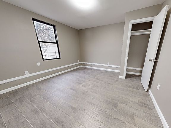 4th image of 46 Brook St Floor 1