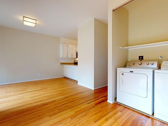 3rd image of 227 N Lake Merced Hls