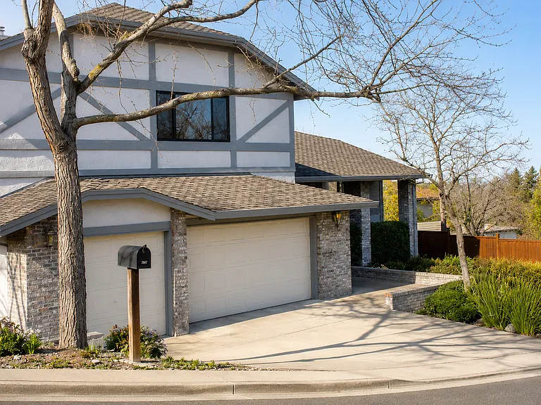 2415 Harvard Cir — Photo 5