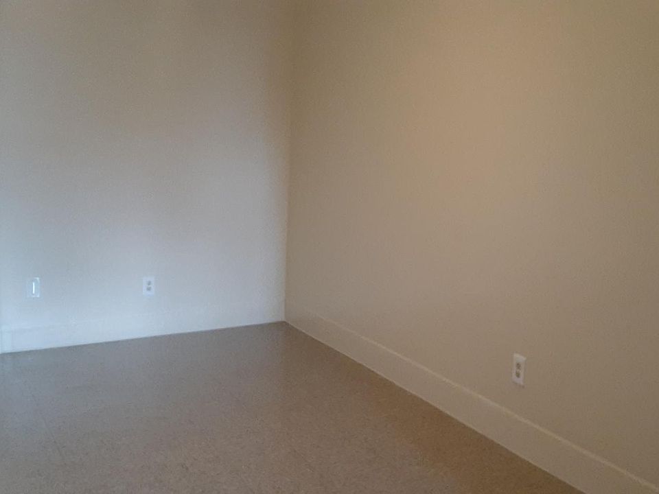 2nd image of 21 Monroe St APT 4