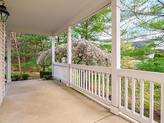 4th image of 300 Sycamore Woods Ln