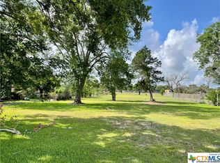 3605 Lone Tree Rd, Victoria, TX 77901