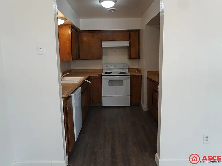 2921 La Costa Street — Photo 6