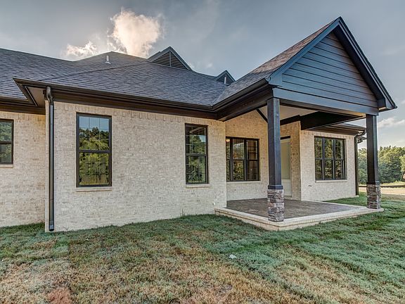 4th image of 128 Green Meadows Blvd