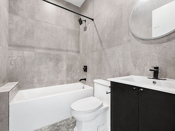5th image of 228 Livingston St #2R