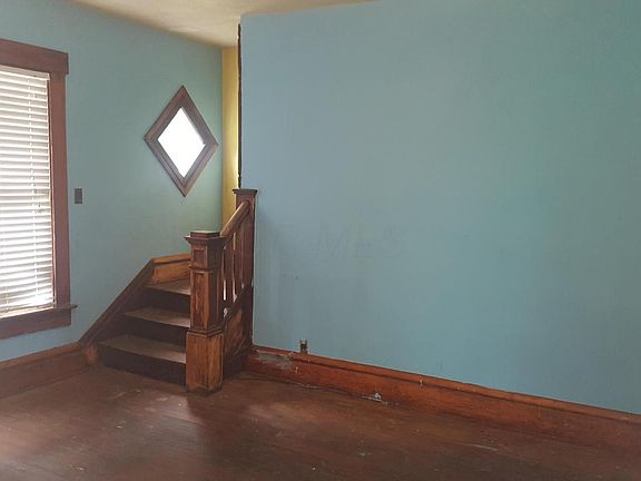 5th image of 689 Collingwood Ave