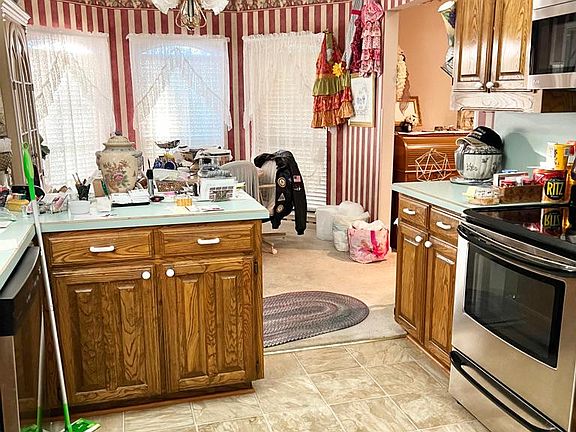 4th image of 1007 Milby Oaks Cir