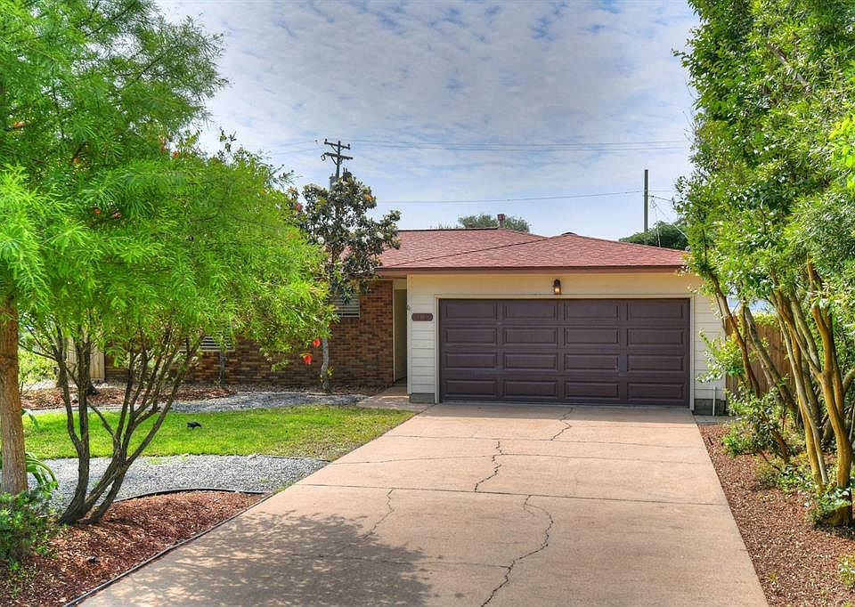 1st image of 107 Coral Ln