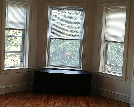 4th image of 6649 S Drexel Ave