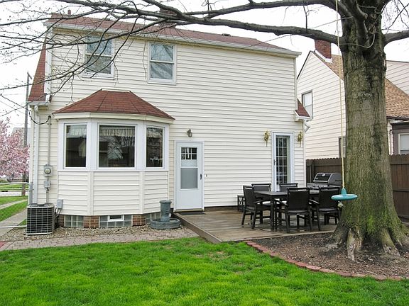2nd image of 6501 Woodhaven Ave