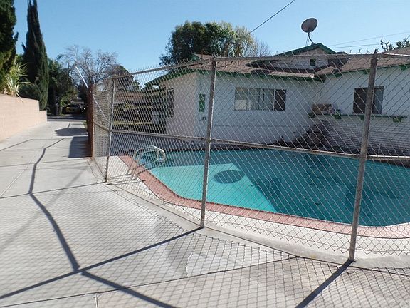 3rd image of 1317 Ballista Ave