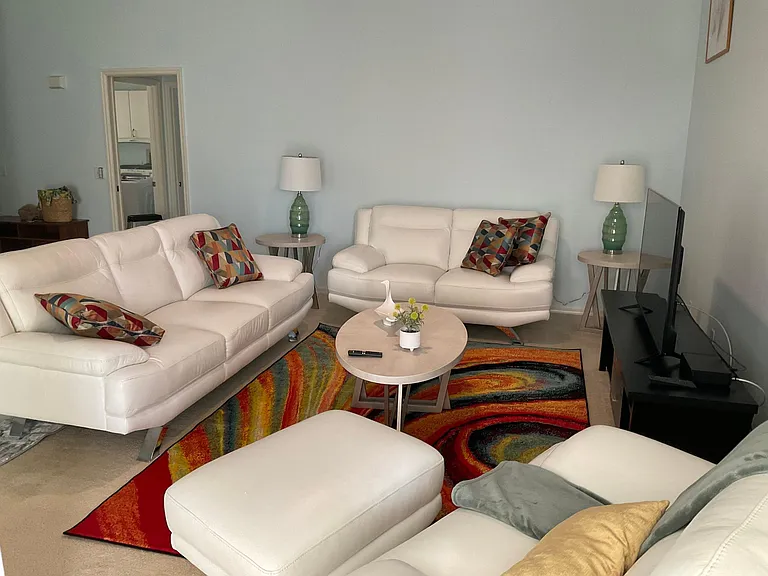819 Montrose Dr #202 — Photo 14