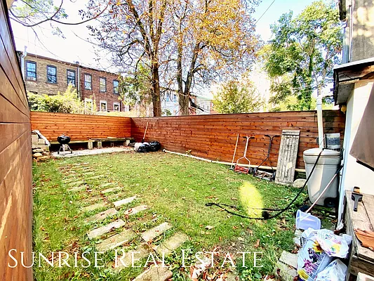 Rented by Sunrise Real Estate | media 29