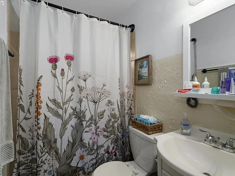 499 SW 5th Ave — Photo 17