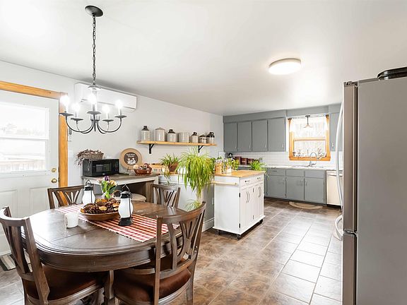 5th image of 311 Morden Rd