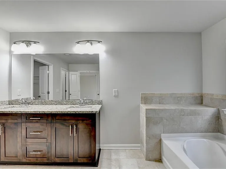 5535 Lightheart Ct — Photo 38